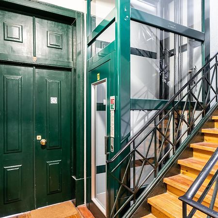 Santa Justa 24 Lisbon Downtown Apartment Стая снимка